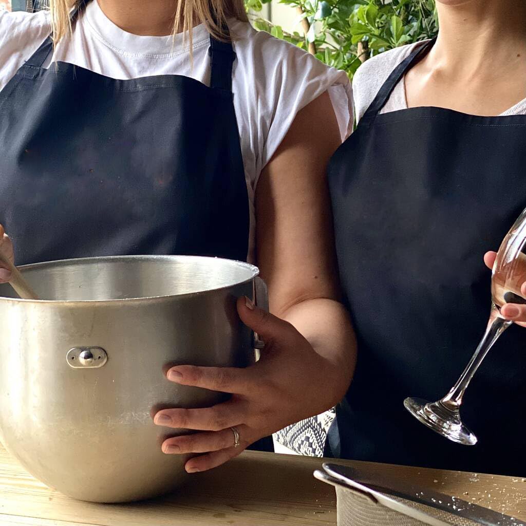 Bringsine 4 Pack Bib Chef Apron - Unisex with 2 Pockets,Machine Washable for Men and Women,Kitchen Resistant Cooking BBQ Aprons Bulk(Black)