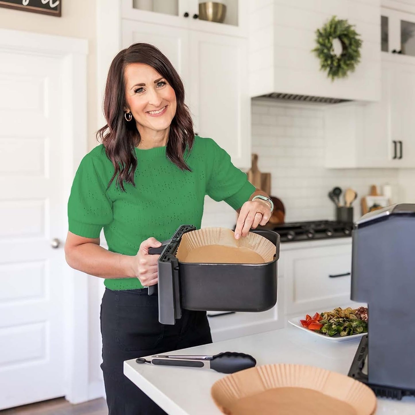 Cathy Yoder's AirFryer Paper Liners, 125 PCS 8-inch Square Air Fryer Liners Disposable, Premium, Food-Grade Easy Cleanup Air Fryer Parchment Paper Sheets, Airfryer Liner for 5-8QT, Baking & Roasting