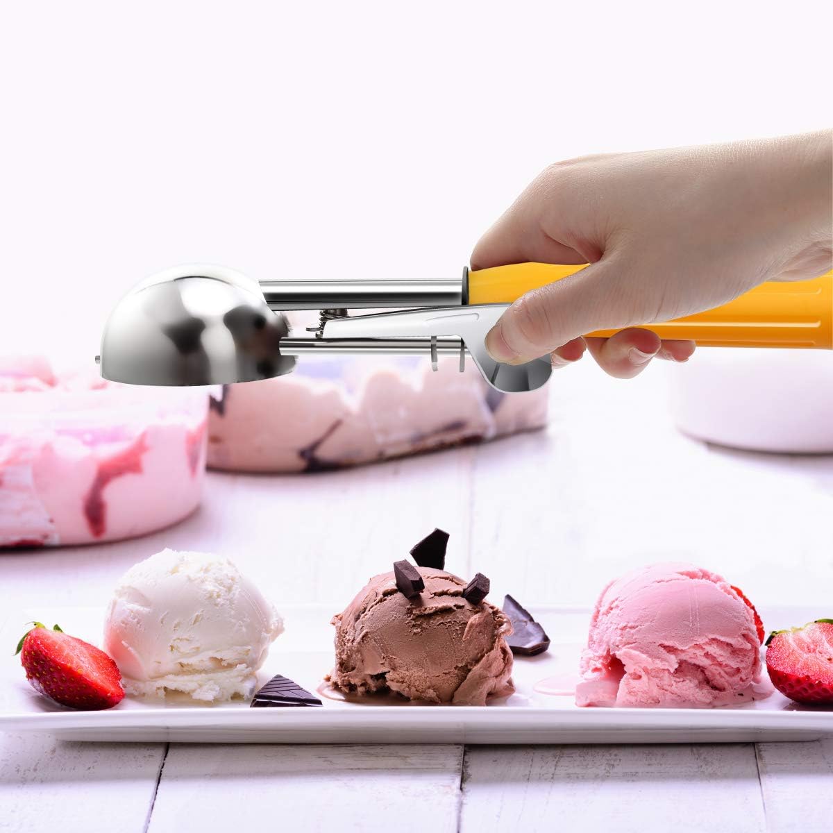 Commercial-Grade Ice Cream Scooper 1.63 oz, 18/8 Stainless Steel Cookie Scoop with Plastic Handle, Portion Control Disher Scoop for Bakeries, Restaurants & Dessert Shops, #20, Yellow