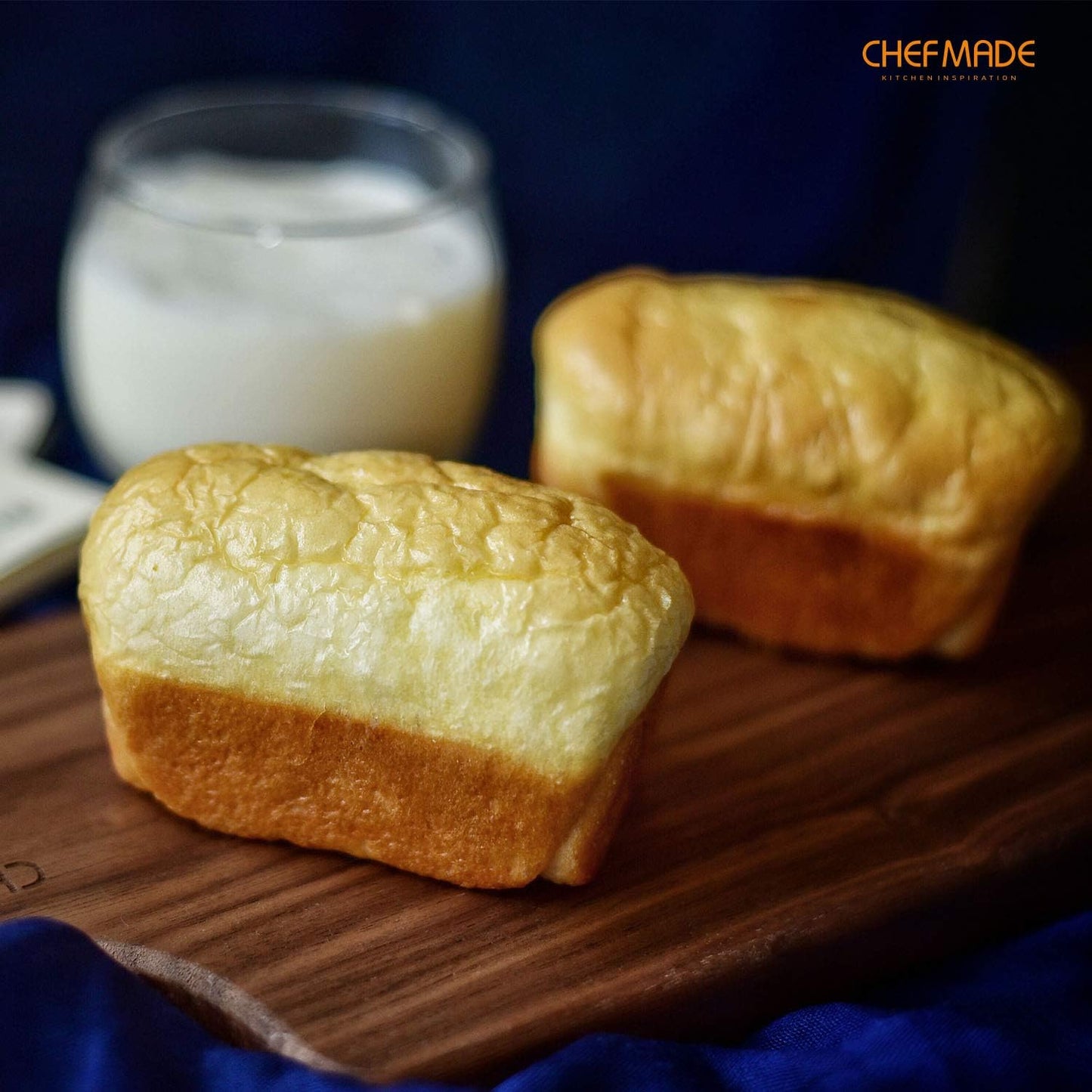 CHEFMADE Brownie Cake Pan, 8-Cavity Non-Stick Rectangle Muffin Pan Blondie Bakeware for Oven Baking (Champagne Gold)