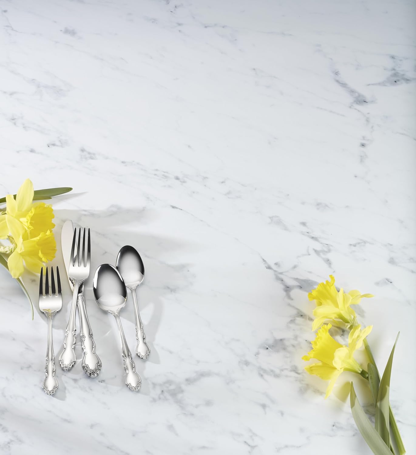 Oneida Silverware Set For 8, Dover 45-Piece Fine Flatware Set with Serving Utensils, Service For 8, 18/10 Stainless Steel, Ornate Pattern, Dishwasher Safe, Knives Spoons & Forks Set (Silver 45 Pieces)