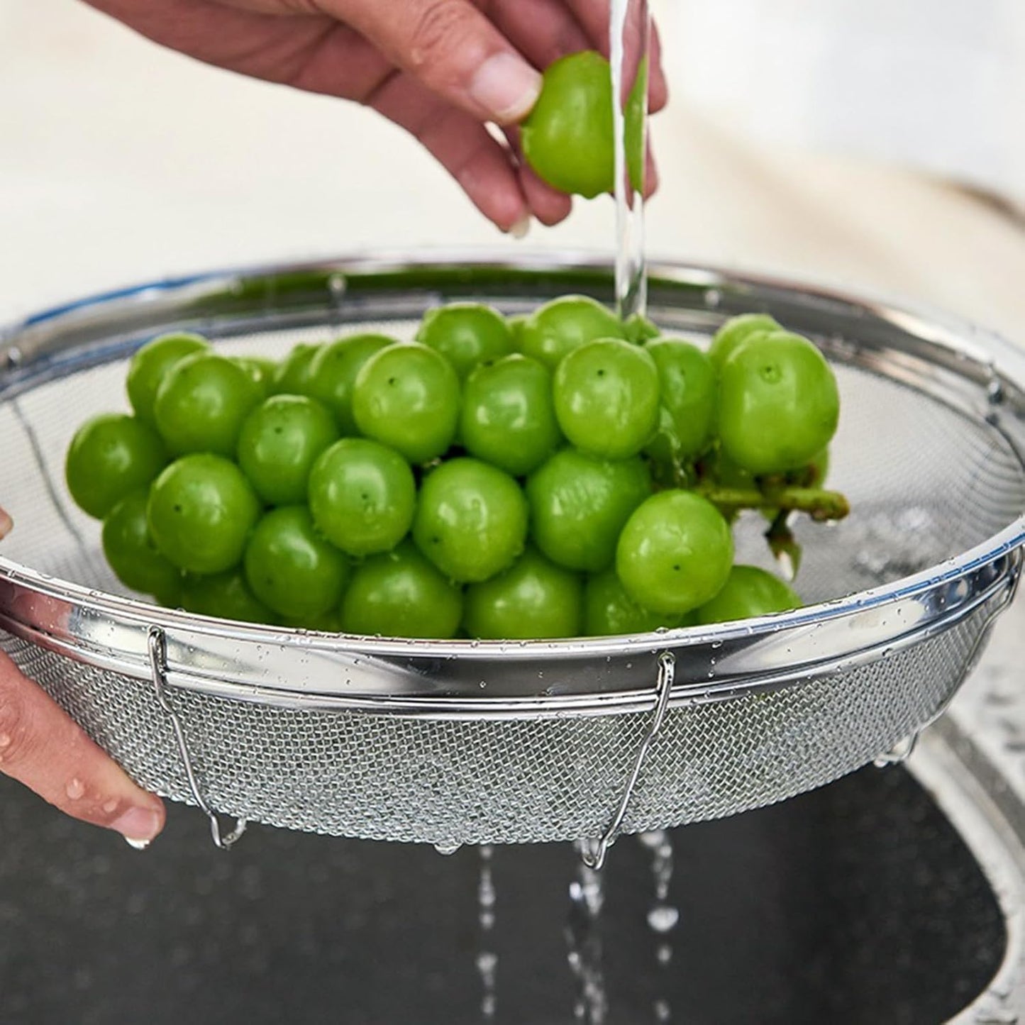 Fine Mesh Strainer for Kitchen, Stainless Steel Colander Bowl for Pasta, Rice, Fruit, Metal Net Baskets with Resting Base - Strain, Drain, Rinse （Diameter 12.2 inch）