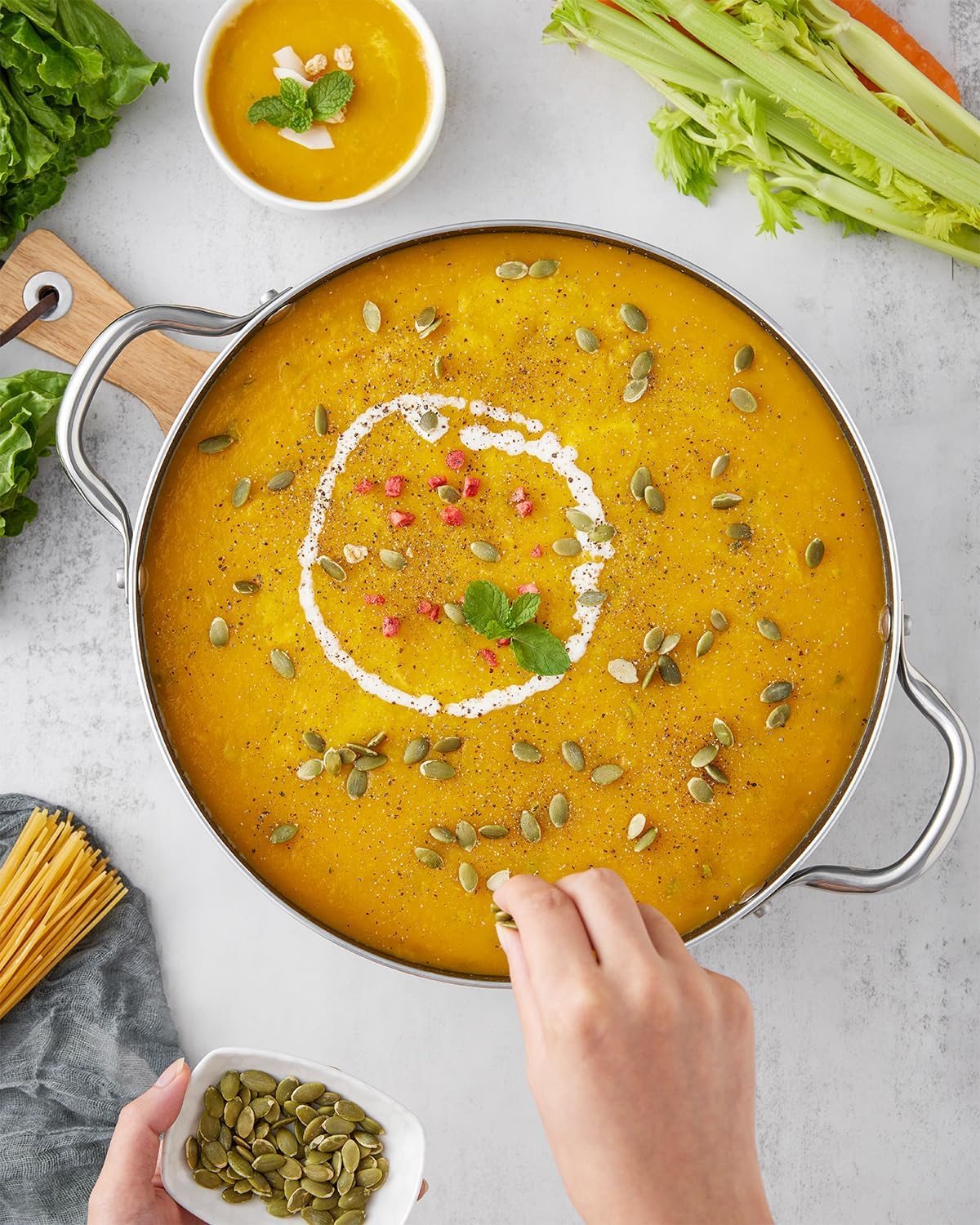 BEZIA 8 Quart Cooking Pot, Large Non Stick Induction Stock Pots with Lid, All Stove Compatible, 8 QT Aluminum Soup/Stew Pot For Families of 3–5, Grey